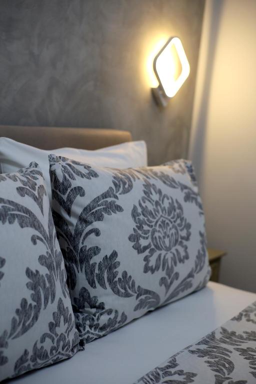 Una cama o camas en una habitación de Moet Apartment free private parking