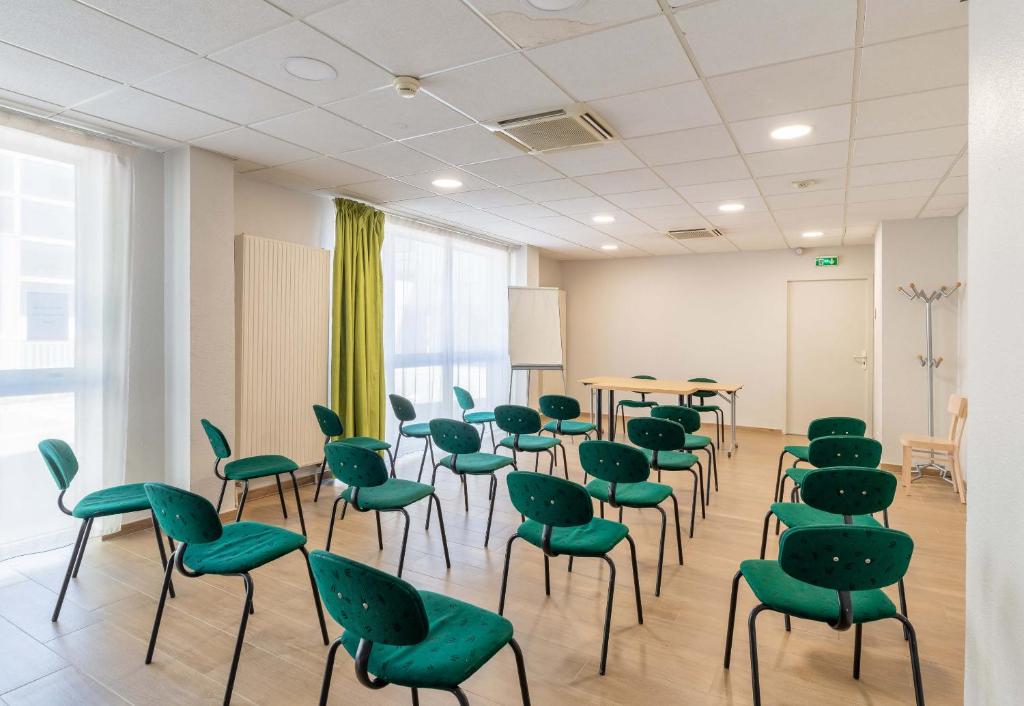 B&B HOTEL Lyon Centre Monplaisir - Resim 7