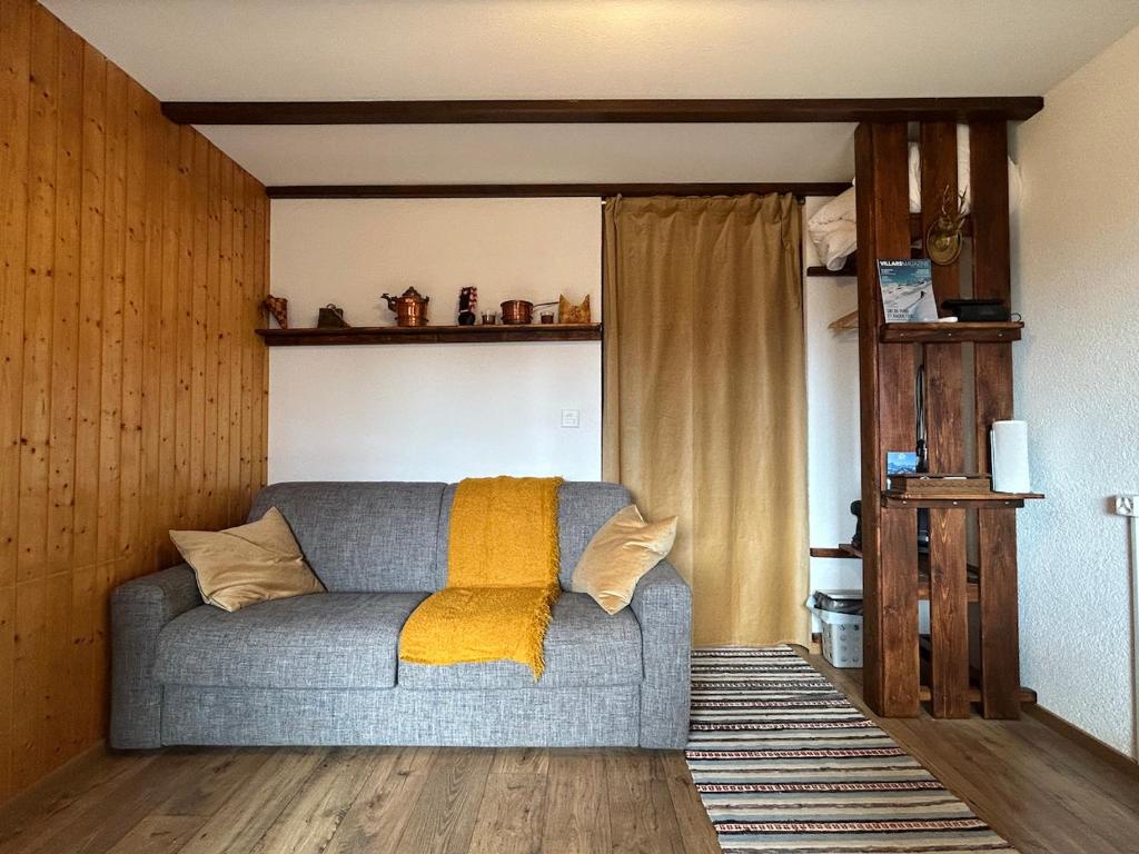 Posezení v ubytování Central studio in Villars sur Ollon, Emeraude, for 2 only 100m to Bretaye ski train