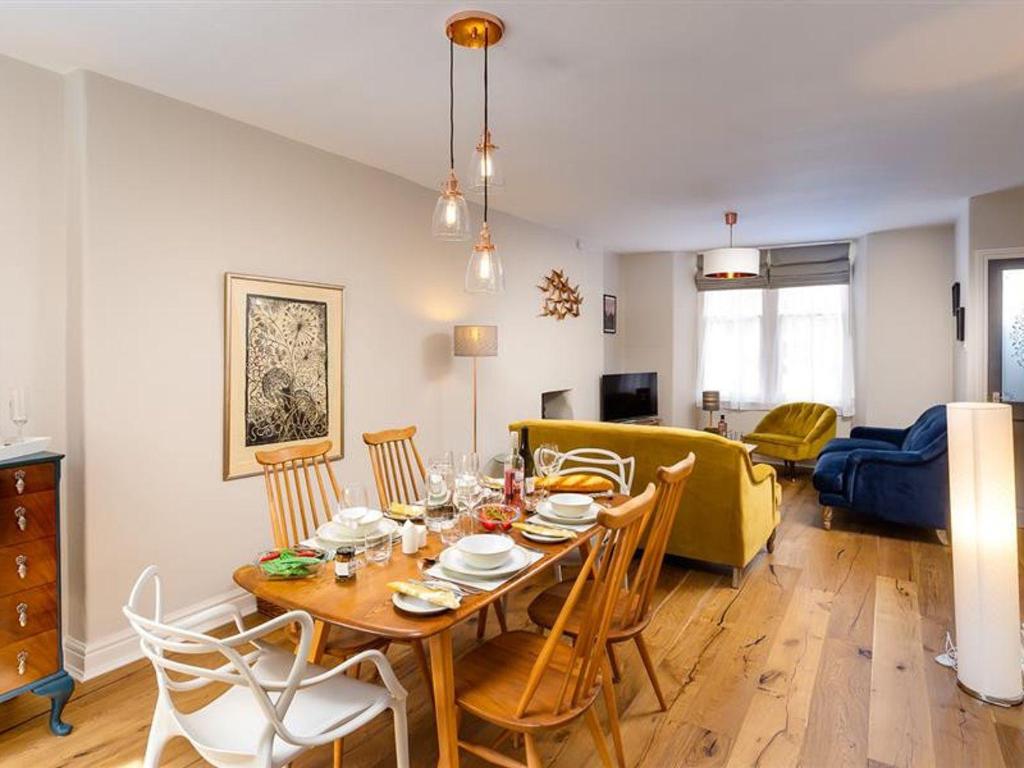 Posezení v ubytování Bellflower Cottage