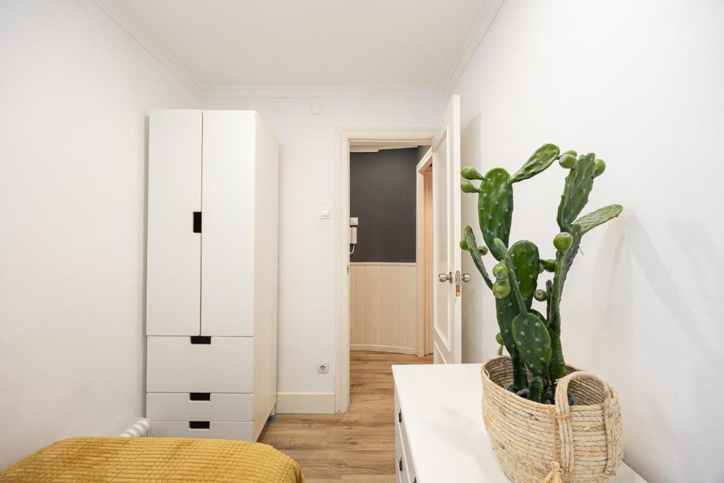 Fotografie z fotogalerie ubytování Vintage 3 Bdr Apartment v destinaci Esplugues de Llobregat