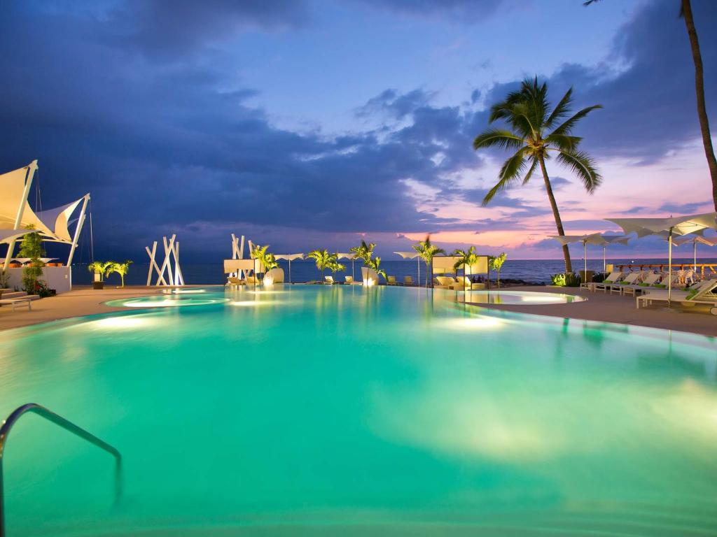Bazén v ubytování Krystal Grand Puerto Vallarta - All Inclusive nebo v jeho okolí