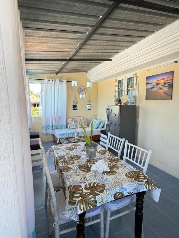 Fotografie z fotogalerie ubytování Studio La Casa Azzura v destinaci Trou dʼ Eau Douce
