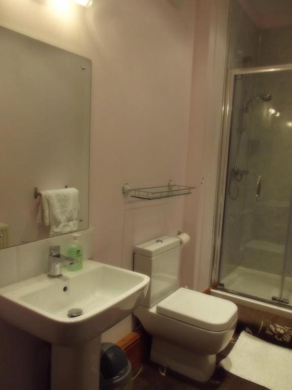 Oakfield Lodge Guest House Stockport - Chambre Lits Jumeaux Avec Salle De Bains Privative