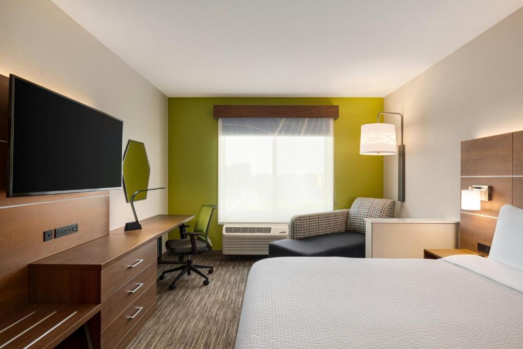 Holiday Inn Express & Suites Hayward - Castro Valley by IHG photo