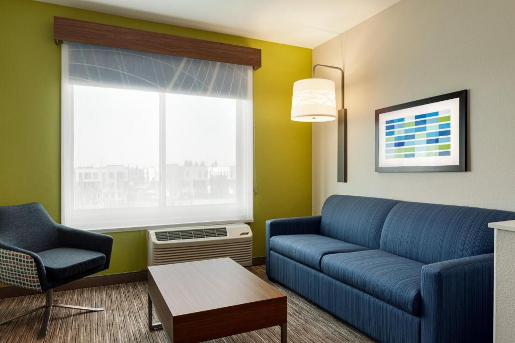 Holiday Inn Express & Suites Hayward - Castro Valley by IHG photo