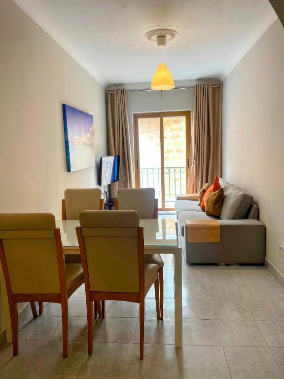 Гостиная зона в City Center Apartments