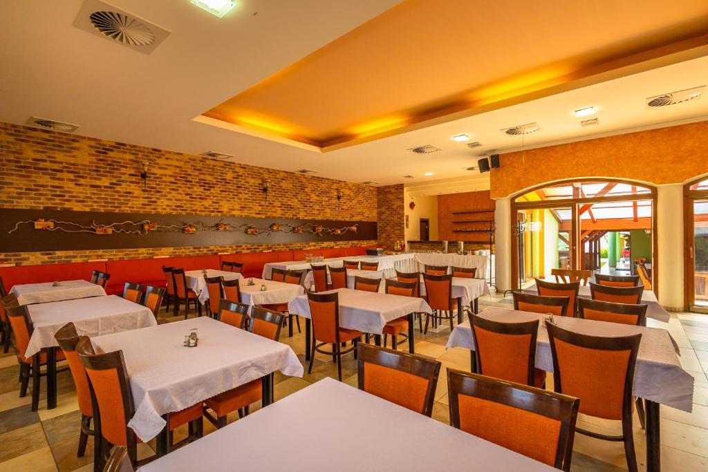 Restaurace v ubytování Wellness Hotel Bety