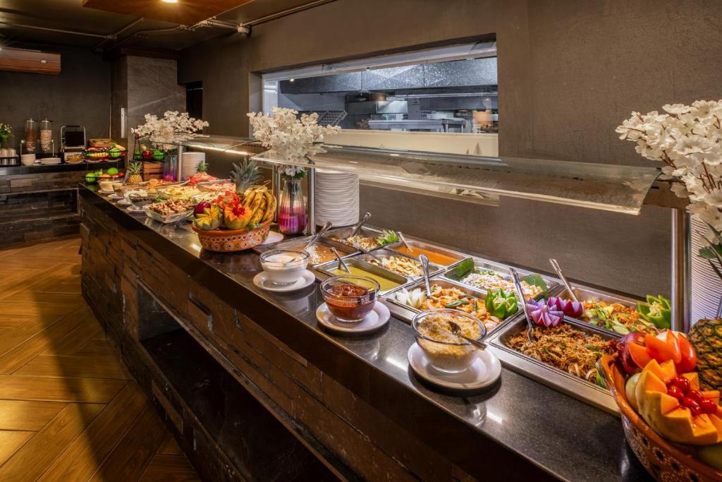 Comida en o cerca de este hotel