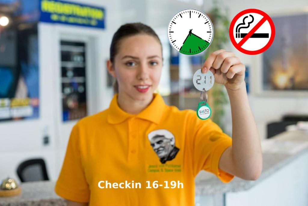 Space Hotel im Campus der JvP Schule - Resim 1