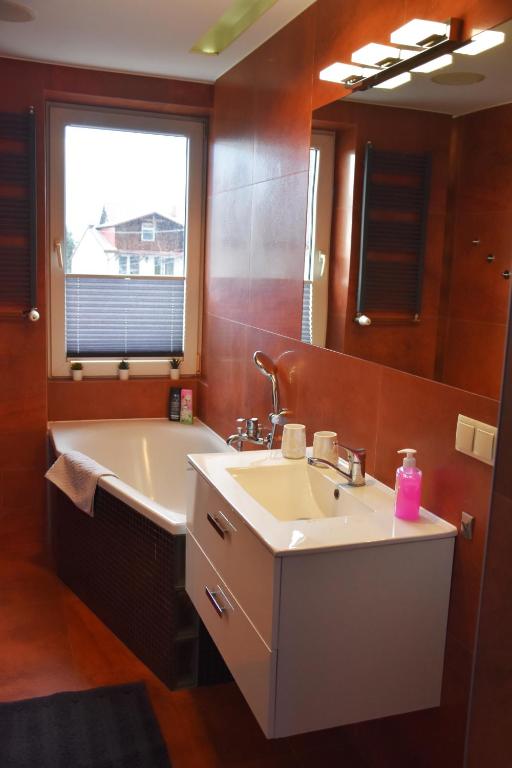 Koupelna v ubytování Apartament Night Premium Krakow