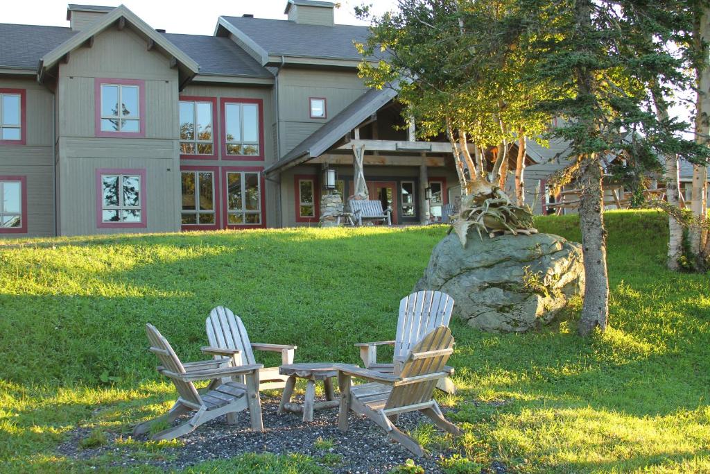 Giardino di Auberge de Montagne des Chic-Chocs Mountain Lodge - Sepaq