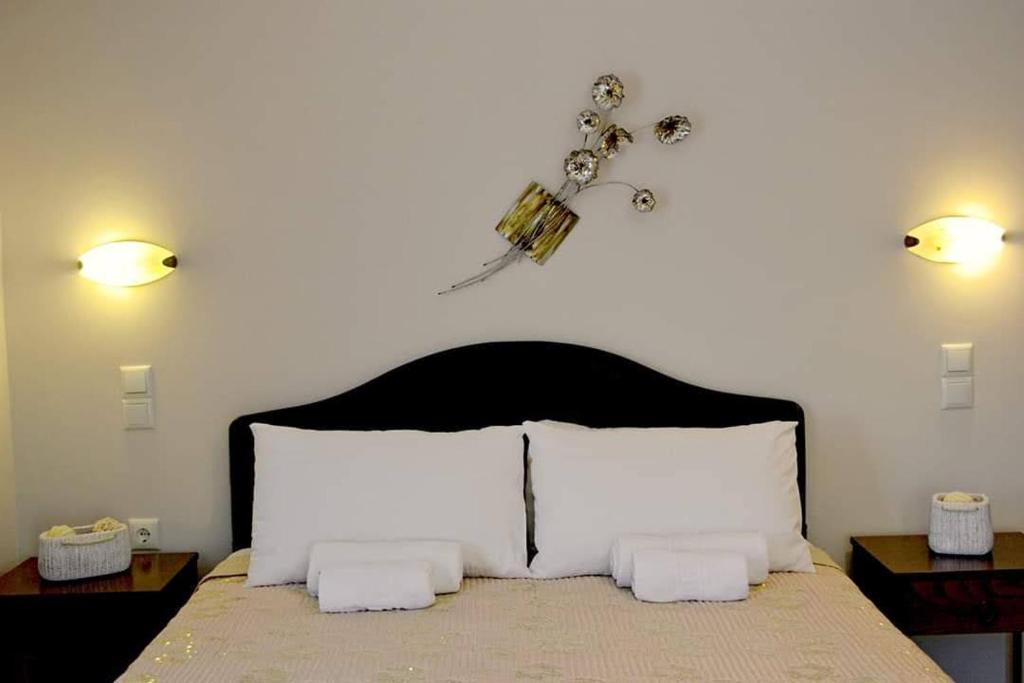 
Double Room with Balcony (2 Adults + 1 Child)
