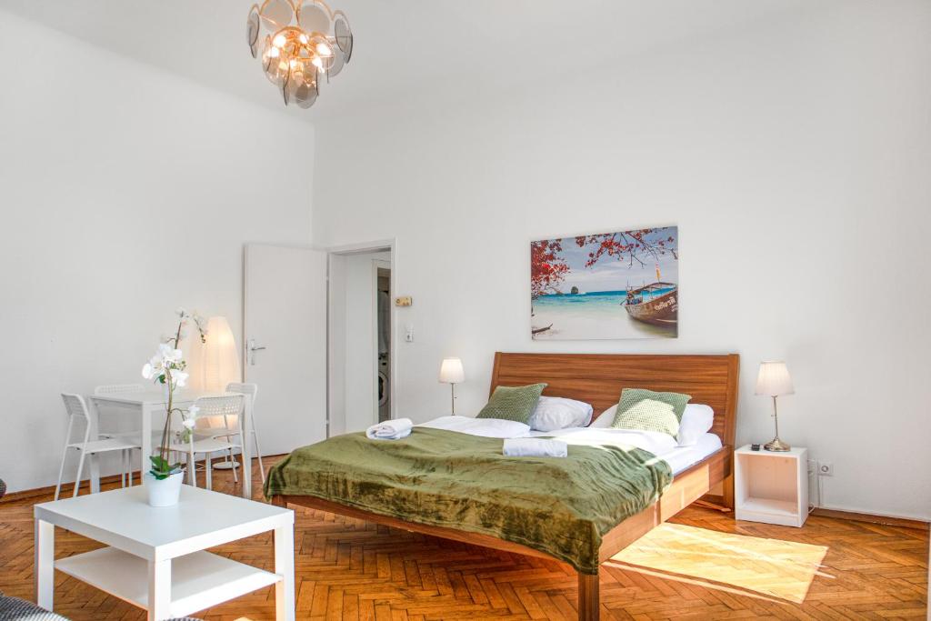 Stylish Multi Apt Perfect for Group Stays