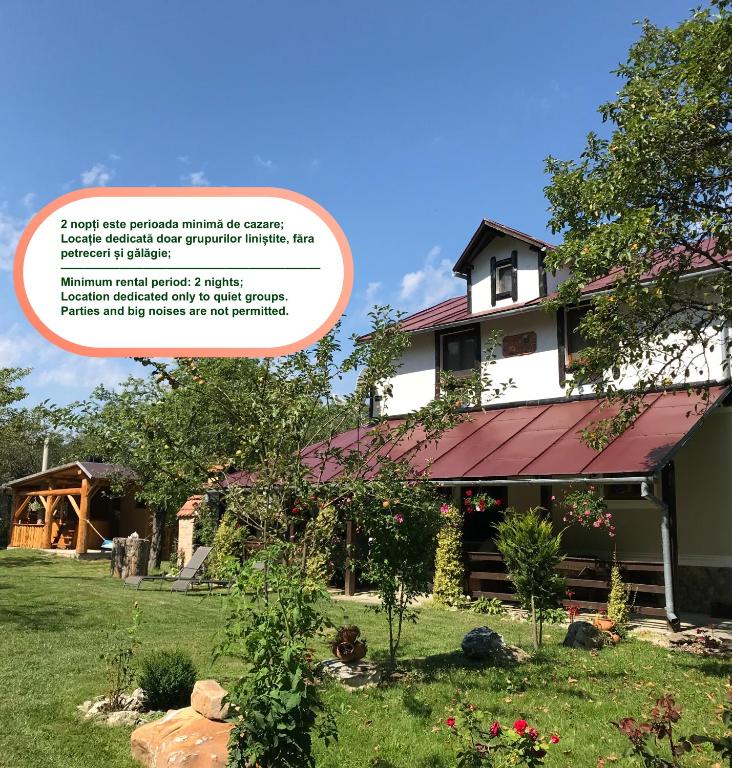 a picture of the front of a house at Casa BRA Viștișoara in Stațiunea Climaterică Sâmbăta