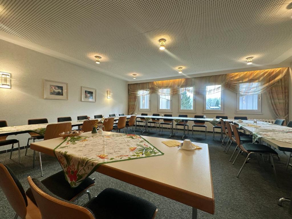 Konferenční prostory v ubytování Hotel am Lärchenberg I Frühstück, WLAN, Parkplatz