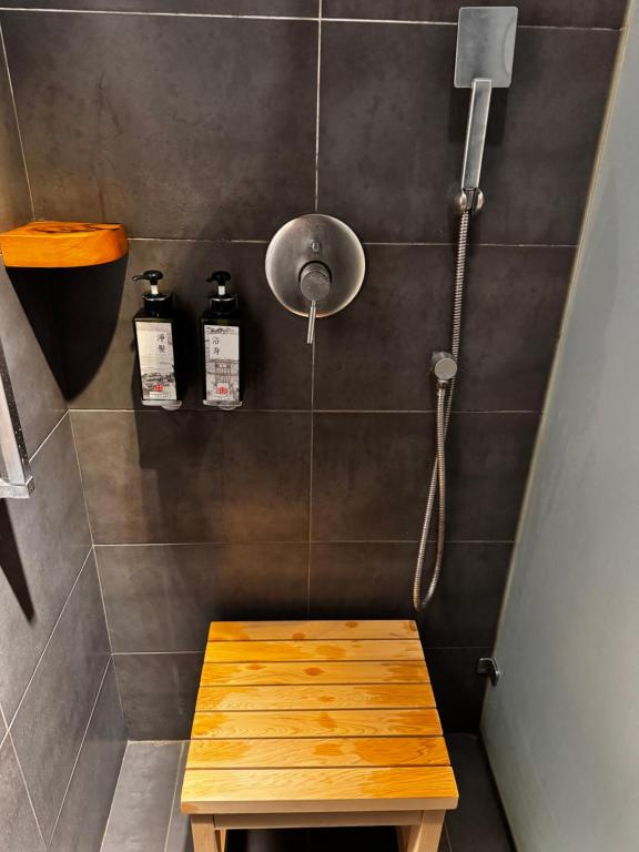 A bathroom at 輕塵別院Serenegray B&B