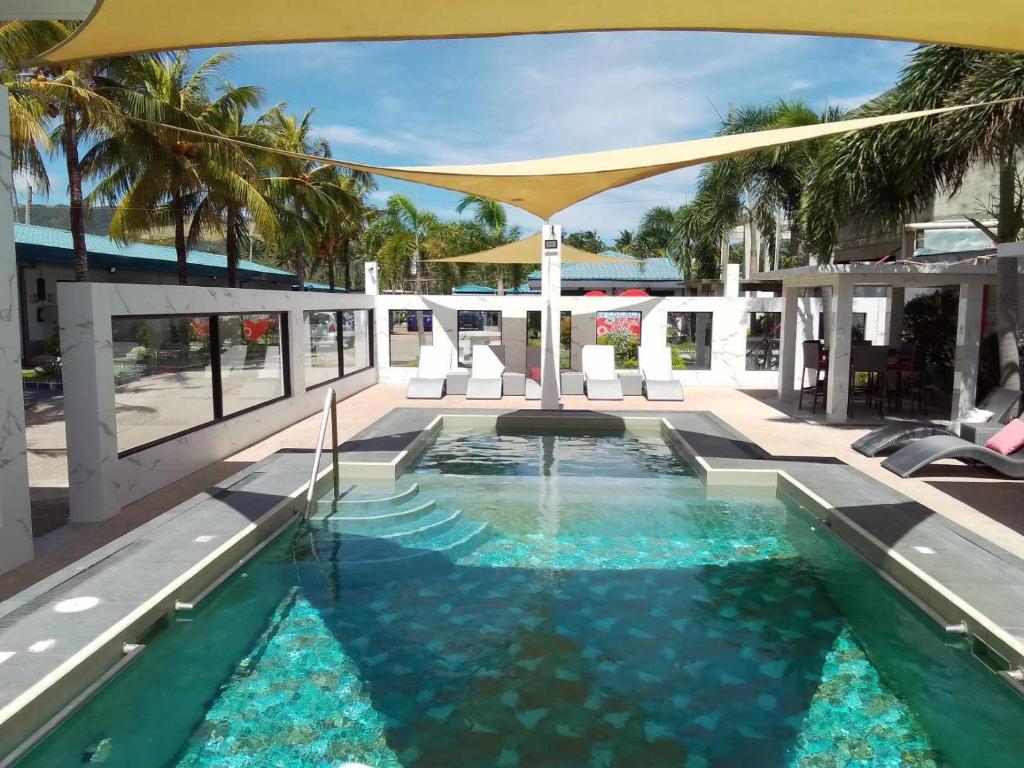 Bazén v ubytování Cave Beach Resort - Boutique Accomodation nebo v jeho okolí