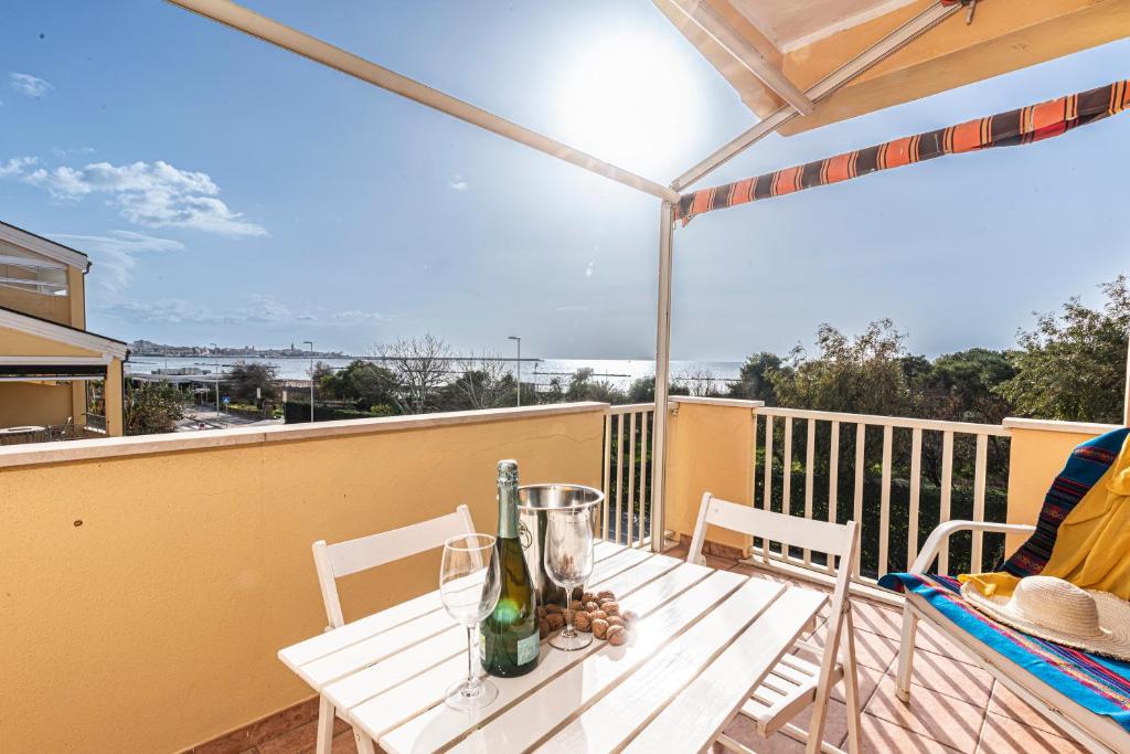 Balkón nebo terasa v ubytování Coral House with Shared Pool and Sea View