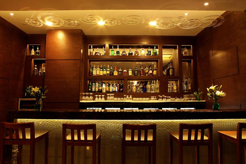 Lounge nebo bar v ubytování The Metropolitan Hotel & Spa New Delhi