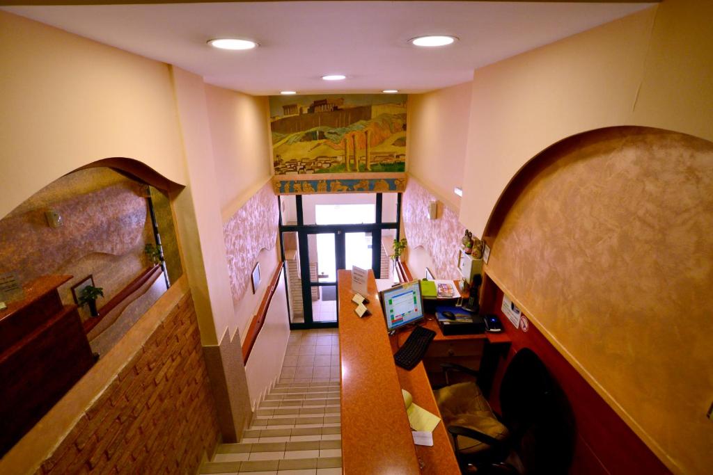 Electra Hotel Piraeus - Resim 12