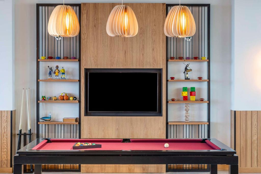 TV a/nebo společenská místnost v ubytování Hyatt House Nairobi Westlands