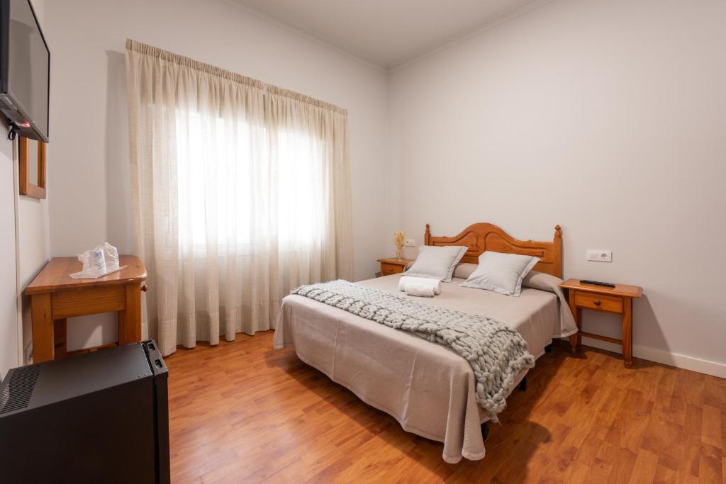 Pensión Casa Castelao 31 O Grove - Standard Double Room With Shared Bathroom