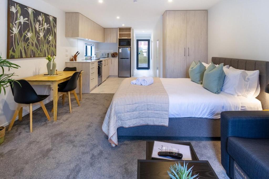 Modern Studio Retreat Prime City Fringe Location - Resim 1