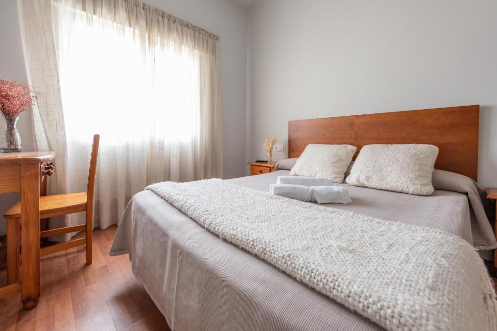 Pensión Casa Castelao 31 O Grove - Standard Double Room With Shared Bathroom