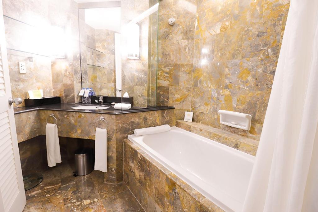 Suite Premier 2 Phòng Ngủ Đủ Dịch Vụ