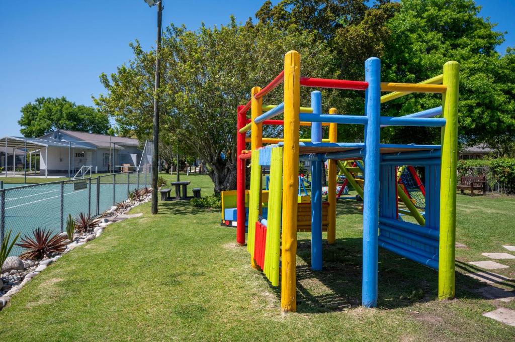Aire de jeux pour enfants de l'établissement Pine Lodge George
