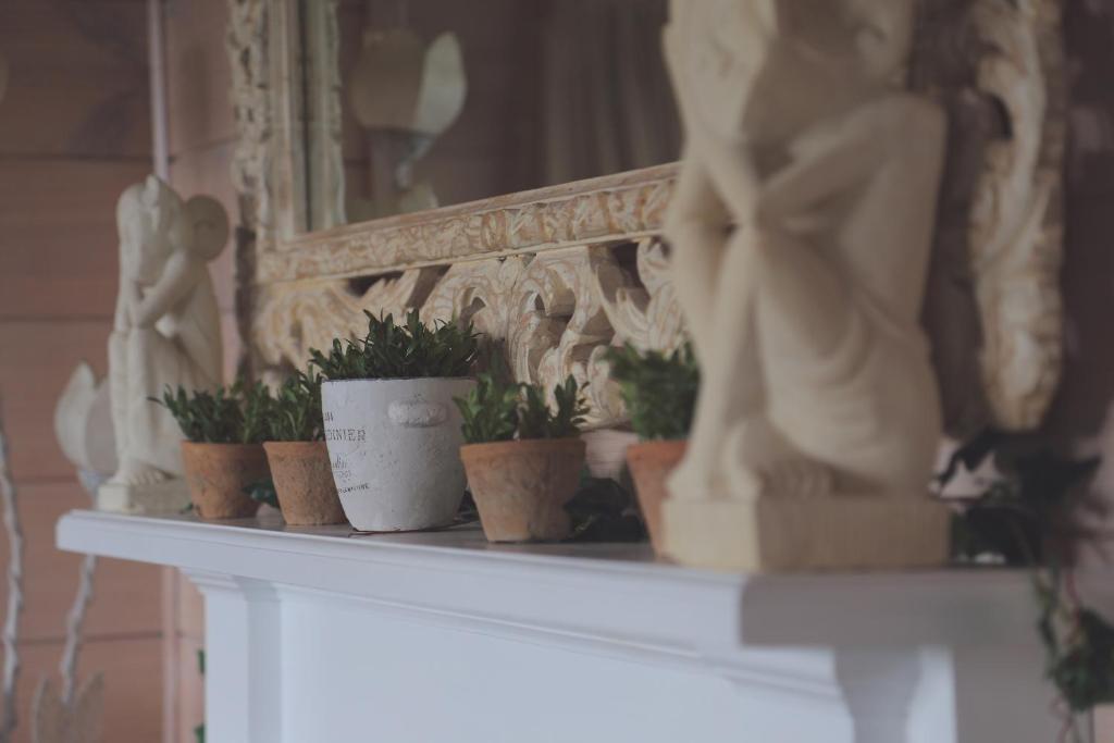 Two Bare Feet - Resim 12