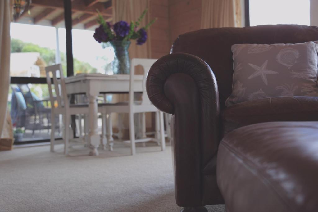 Two Bare Feet - Resim 13