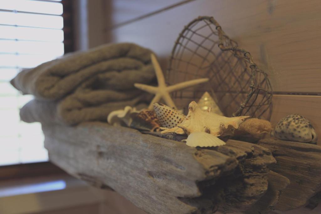 Two Bare Feet - Resim 14