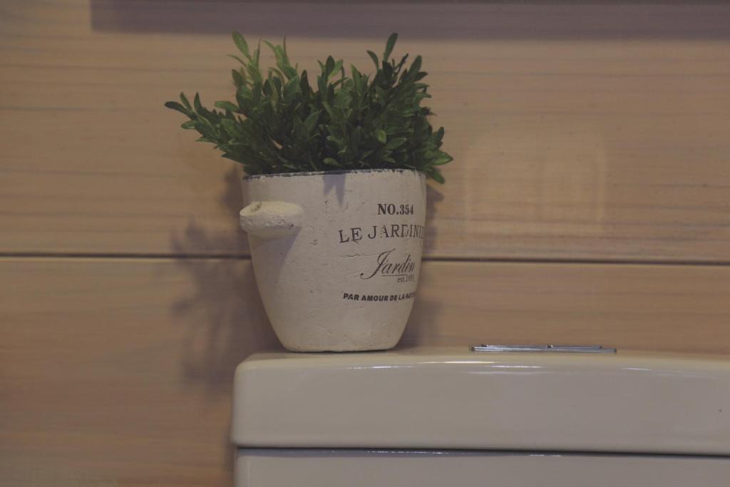 Two Bare Feet - Resim 15