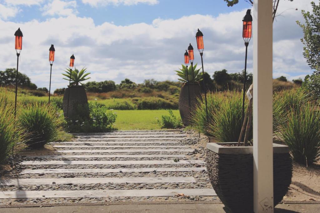 Two Bare Feet - Resim 18