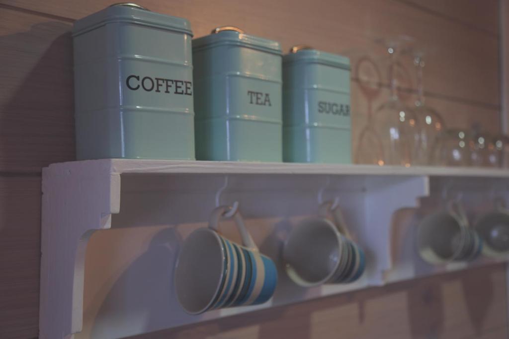 Two Bare Feet - Resim 24