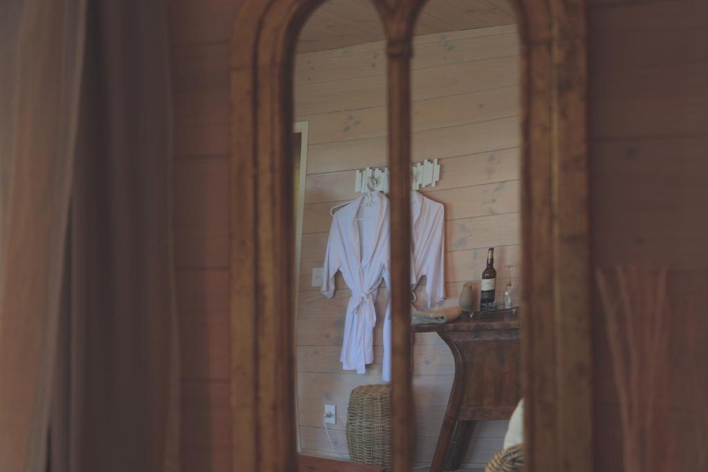 Two Bare Feet - Resim 31