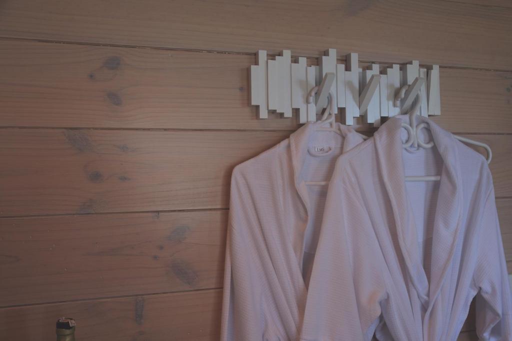 Two Bare Feet - Resim 32