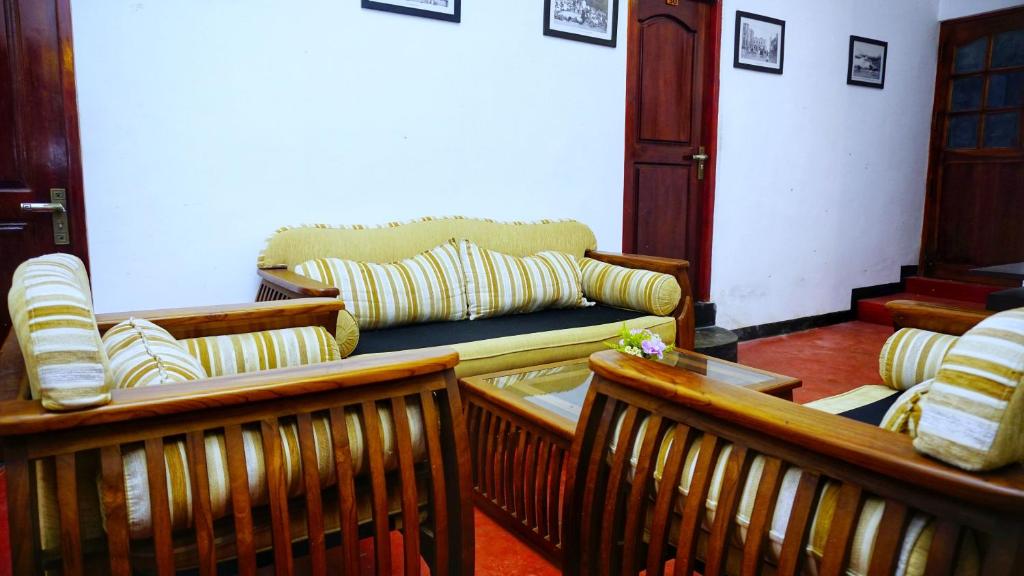 Posezení v ubytování Sigiriya Royal Resort