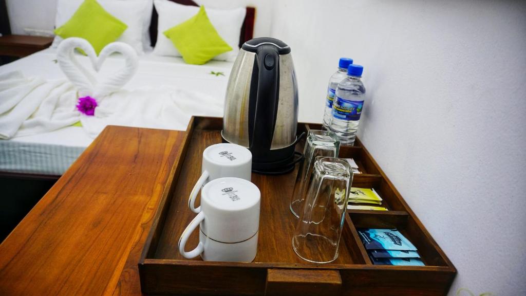 Příslušenství pro přípravu čaje a kávy v ubytování Sigiriya Royal Resort