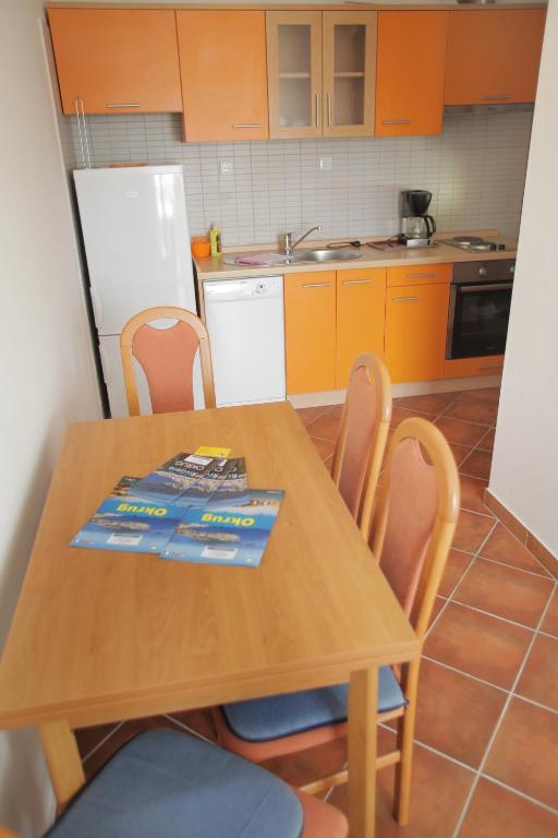 Kuchyňa alebo kuchynka v ubytovaní Apartment Horizont