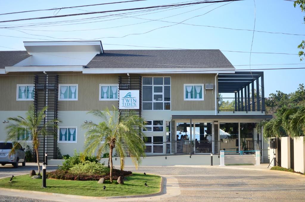 Twin Tides Panglao - Housity