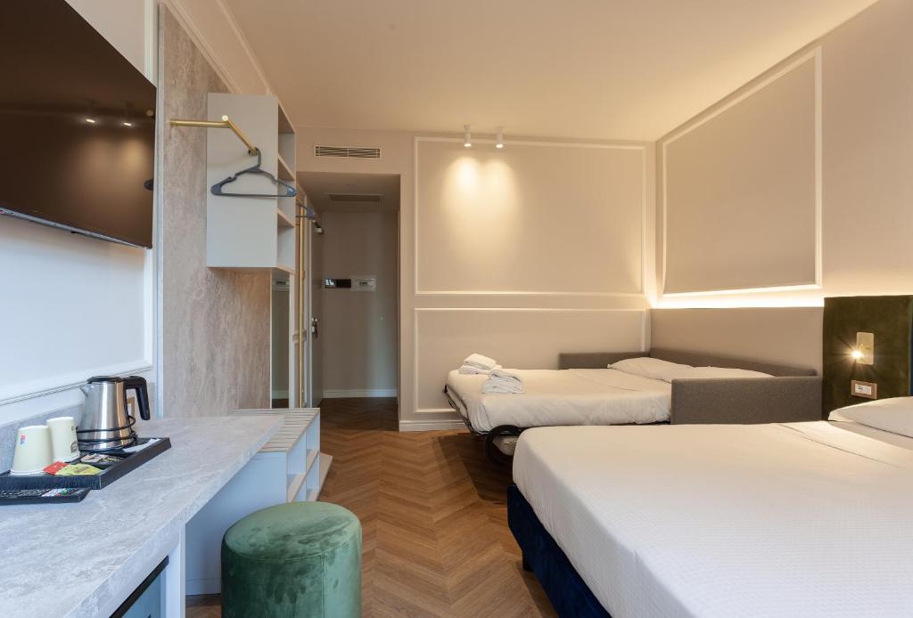 Hotel La Fortezza - Resim 25