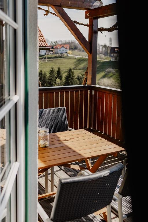 Balkón nebo terasa v ubytování Weingut Sternat vlg. Schmalzpeter
