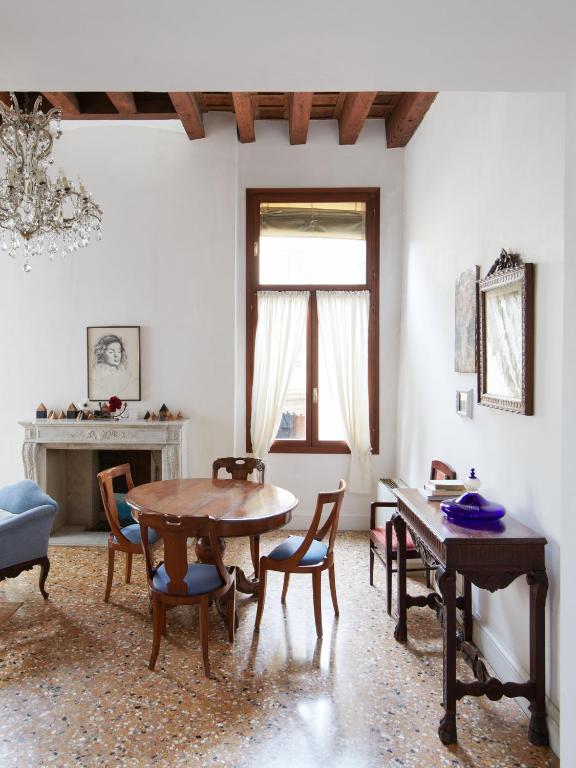 Palazzo Contarini Della Porta Di Ferro - Resim 39