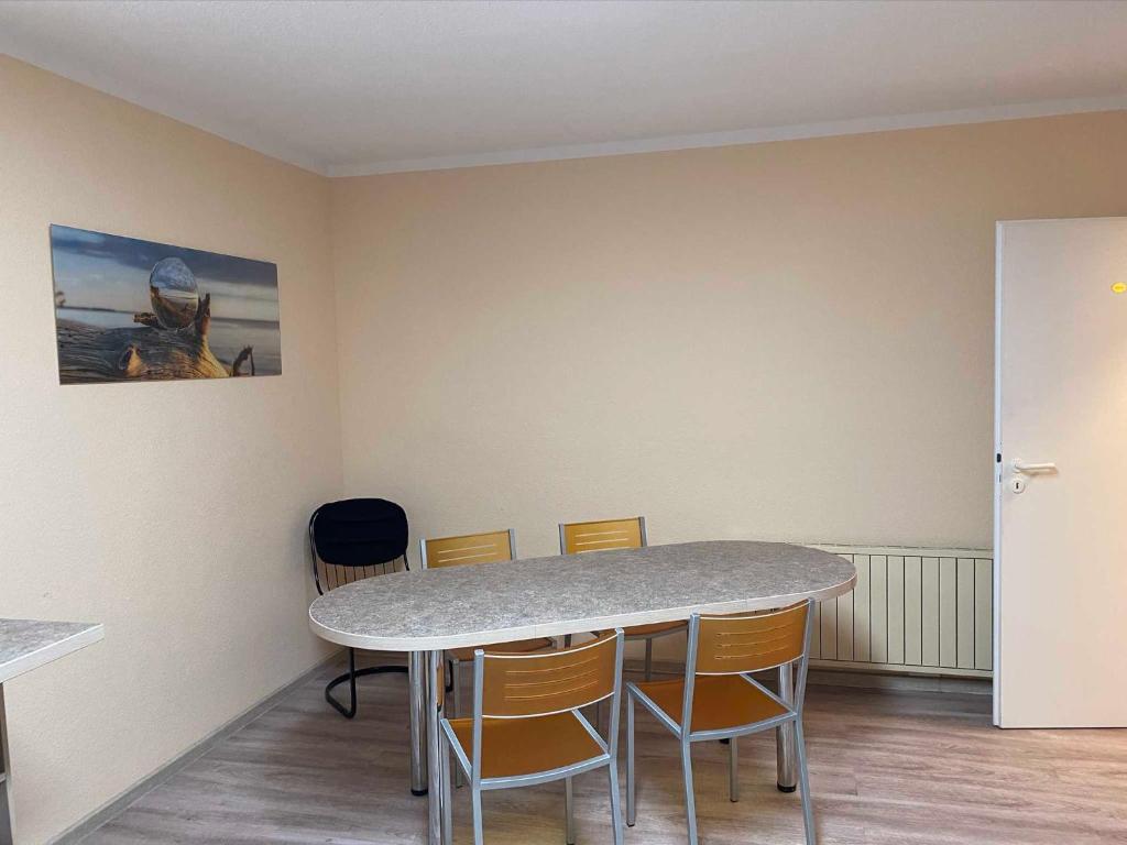 Pension und Ferienwohnung Kristen Am Denkmal Süptitzer Höhen - Appartamento Con 2 Camere Da Letto E Terrazza