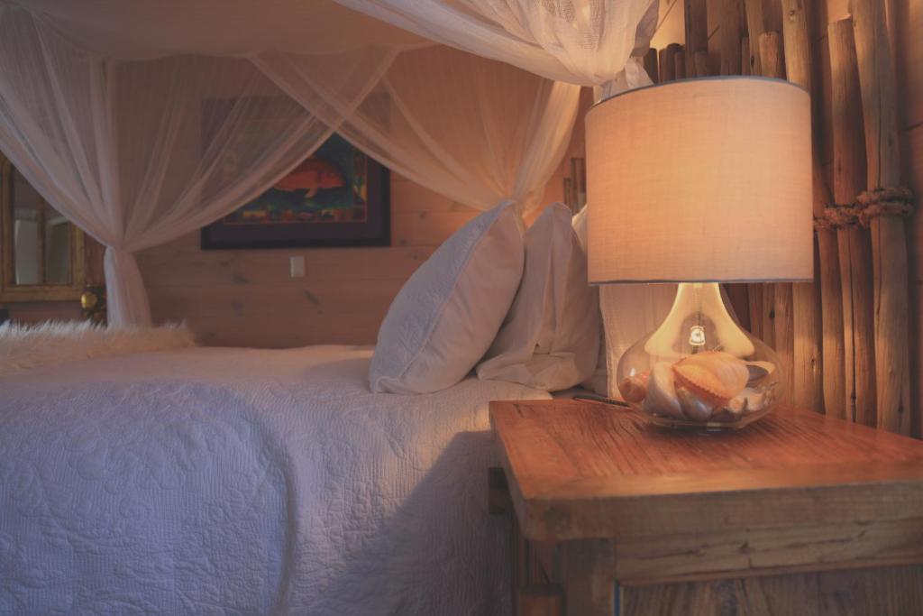 Two Bare Feet - Resim 9