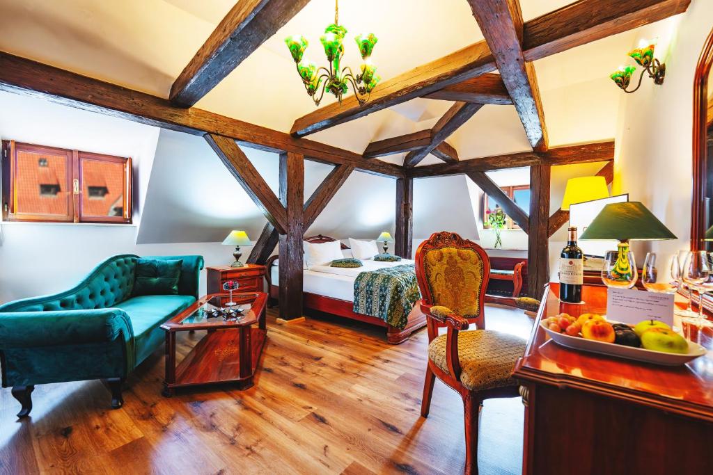 Posezení v ubytování Josephine Old Town Square Hotel - Czech Leading Hotels