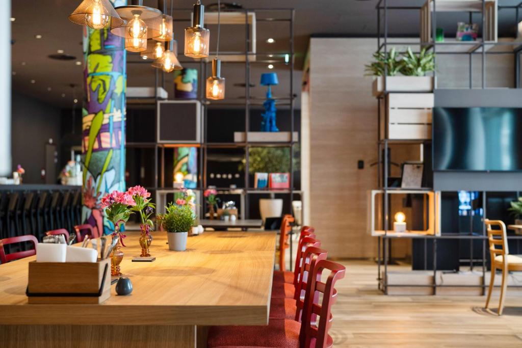 Posezení v ubytování IntercityHotel Leiden